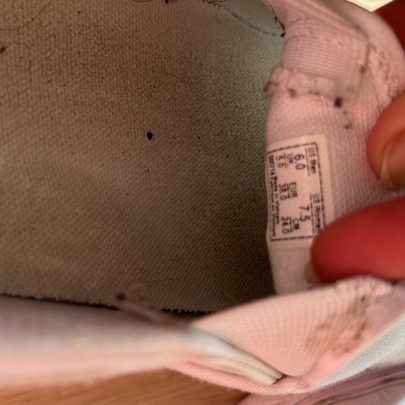 White VANS - Picture 4 of 5